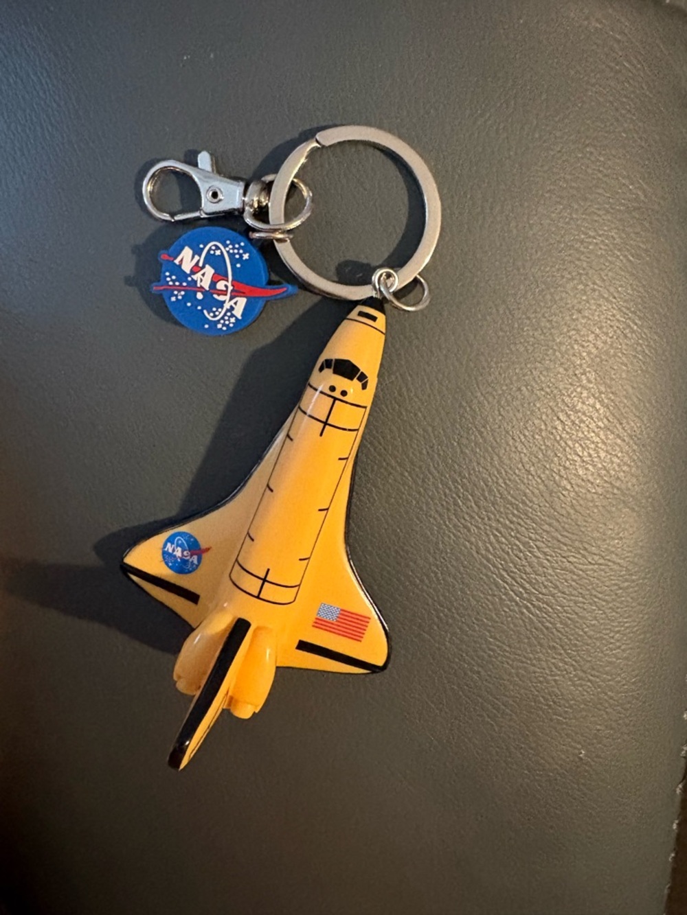 NASA Yellow Space Shuttle Keychain Key & Card Holder; NWOT